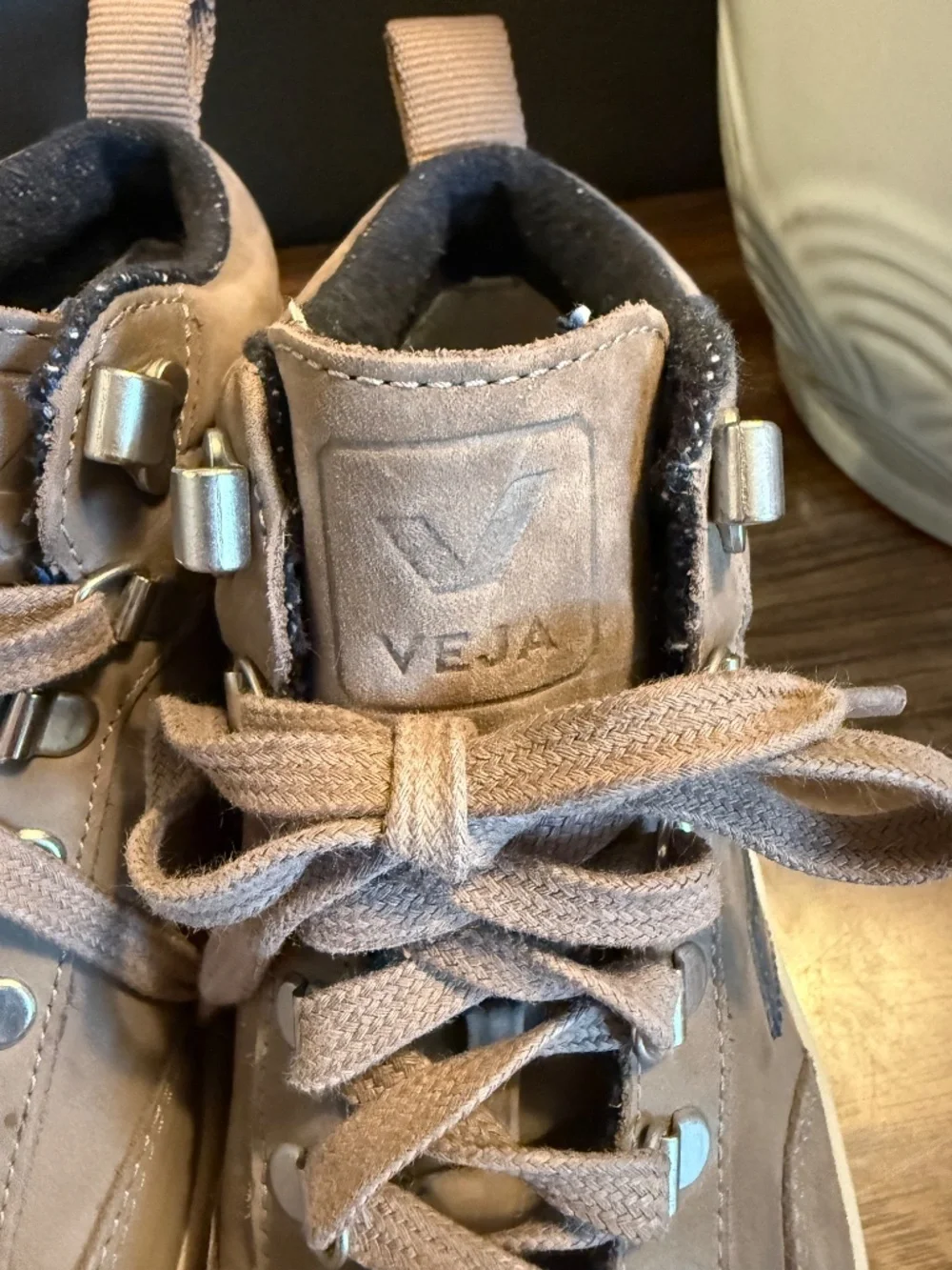 Size US 8 VEJA Roraima Suede Trainers - Oxford Grey/ white